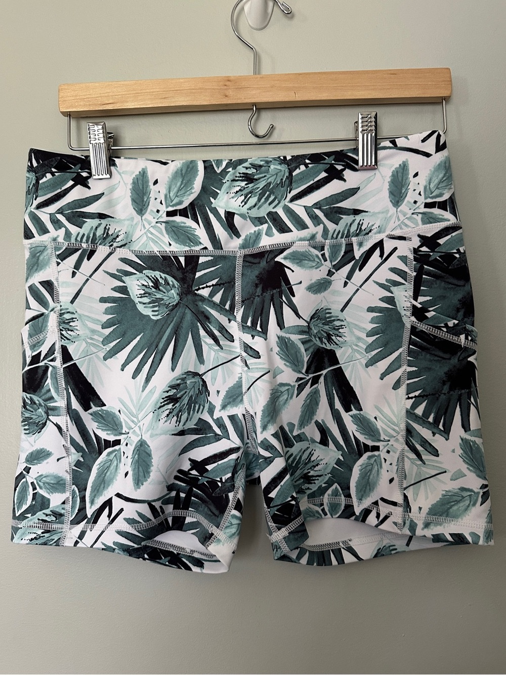 Senita Athletics Shorts with Botanical Print, 3 inch inseam, size XL